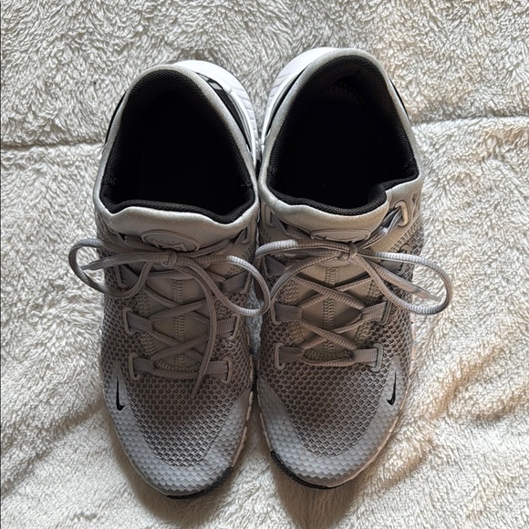 Nike Free Metcon 4 Wolf Grey - Picture 5 of 5